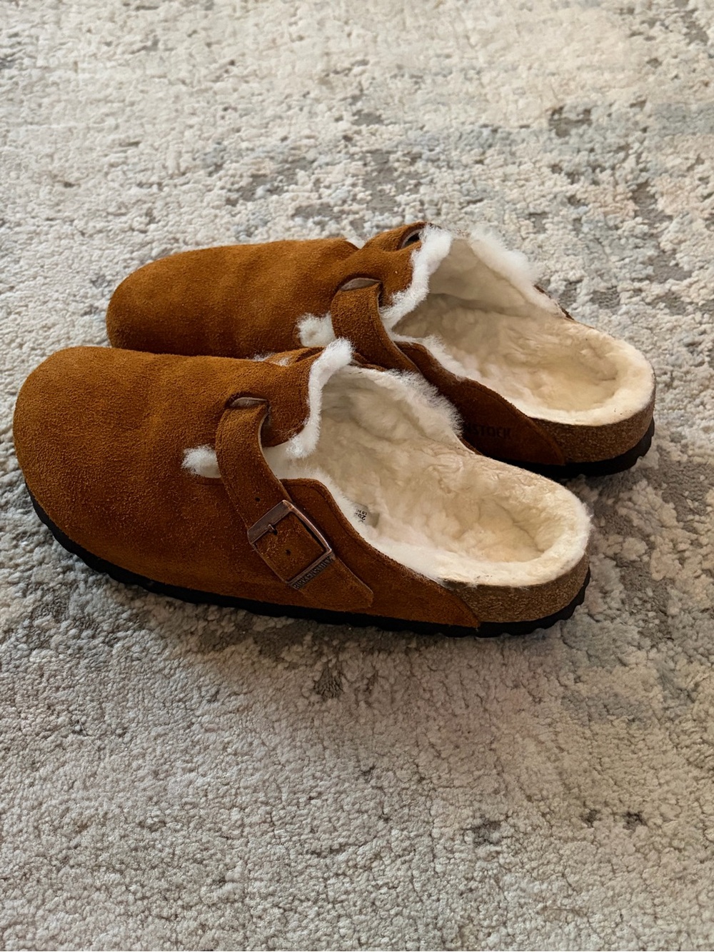 Birkenstock Shearling-Lined Suede Clogs in Chestnut Brown - Picture 5 of 8
